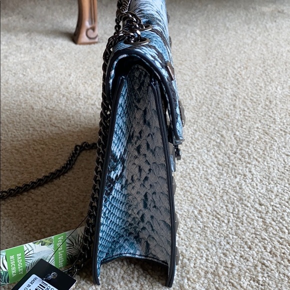 NWT Badgley Mischka Snakeskin Vegan Leather Bag. - Picture 8 of 8